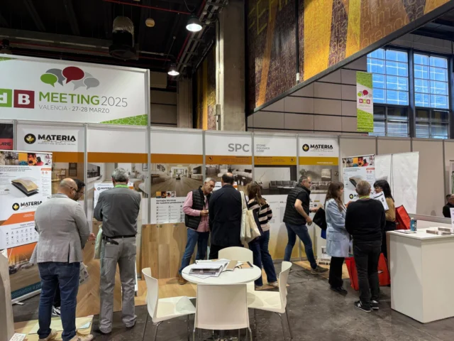 Gracias a todos los amigos de @bdb_construccion . Un año más juntos en la Feria Meeting 2025. En esta ocasión presentando nuestra oferta antideslizante en pavimento SPC de MATERIA Decor y nuestras nuevas placas XXL de revestimiento SPC#bdb #materiadecor @bdb_construccion